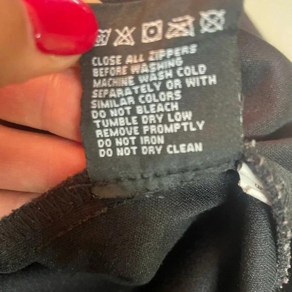 New Balance women’s black 1/4 zip with polyester hoody size large - Picture 9 of 9